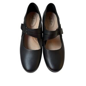 Clarks Women's Emslie Lulin Pump Mary Janes Black Size 7W Neutral Minimalist